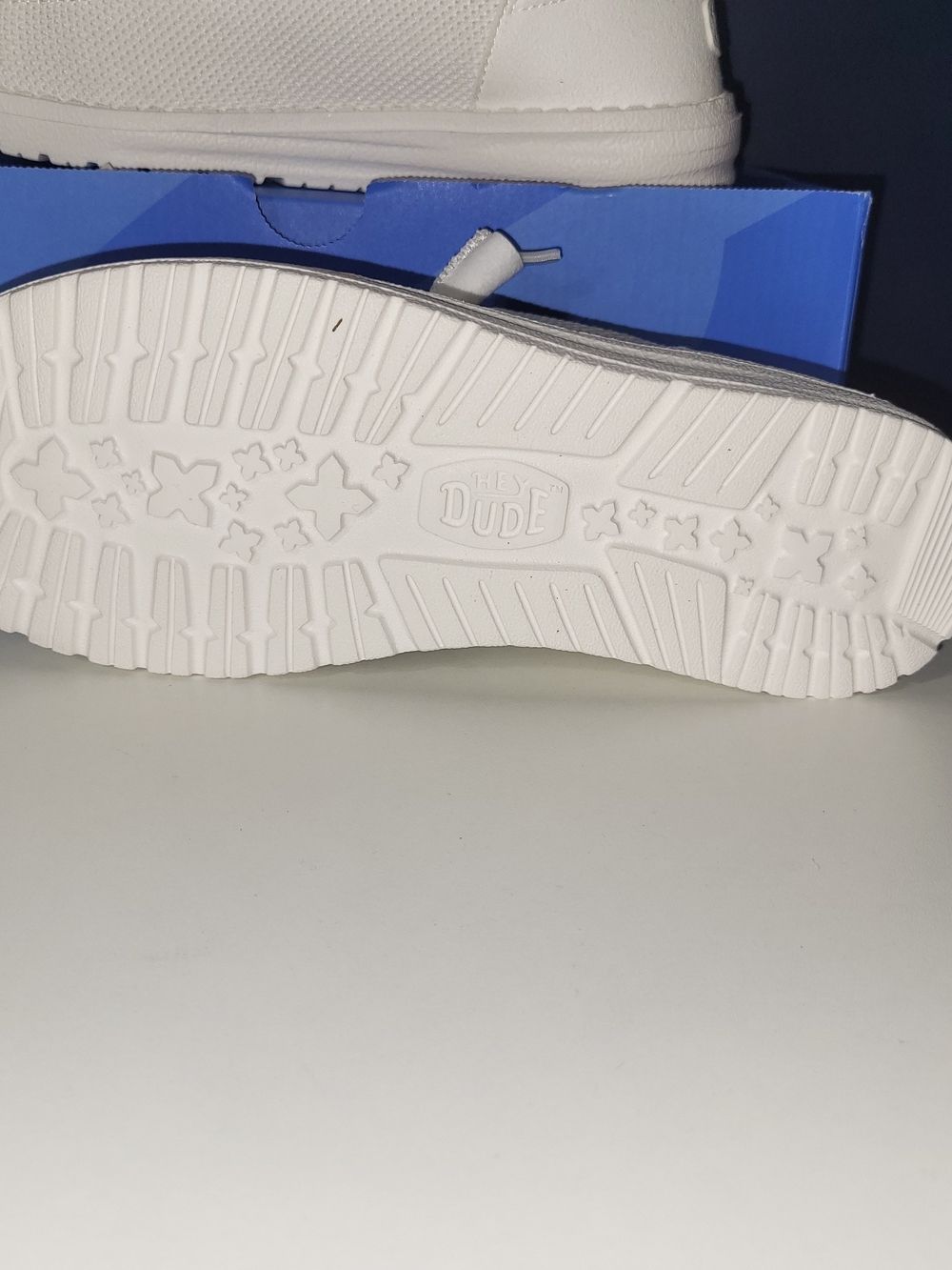 Hey Dude Women's Size 11 Wendy Funk Mono White Shoes - Picture 3 of 7